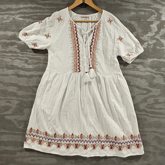 Knox Rose SZ L Hippie Boho Embroidered Short Sleeve White Dress W/Pockets - Picture 2 of 13